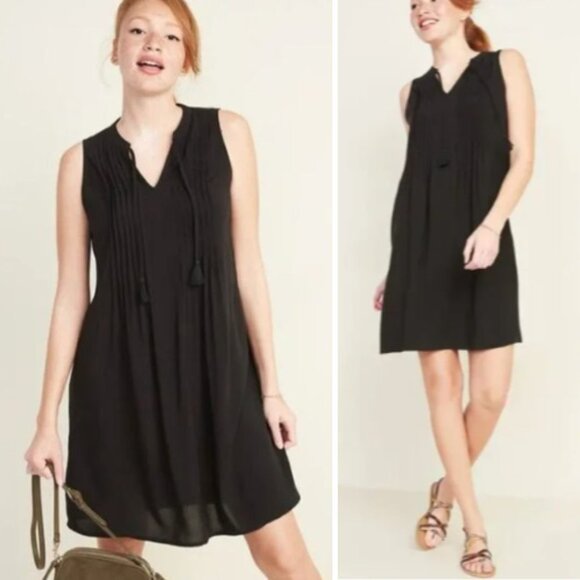 Old Navy - Sleeveless Pintuck Tie Neck Swing Dress 144650 | Small | Black - Picture 1 of 13